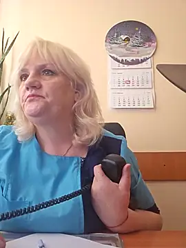 Snapshot of AliceStar333 chatting on 03-13-26, 10:44 AliceStar333 online show from 03-13-26, 10:44