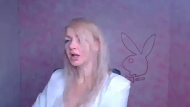 Snapshot of Madonna_Fire chatting on 01-10-26, 12:40 Madonna Fire online show from 01-10-26, 12:40