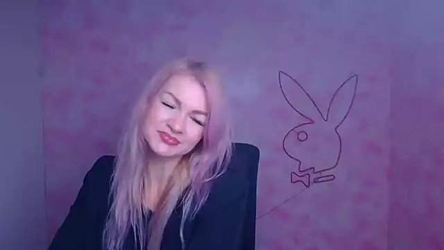 Snapshot of Madonna_Fire chatting on 01-12-26, 12:43 Madonna Fire online show from 01-12-26, 12:43