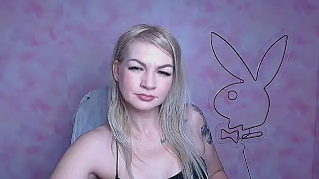 Snapshot of Madonna_Fire chatting on 02-09-26, 12:42 Madonna Fire online show from 02-09-26, 12:42