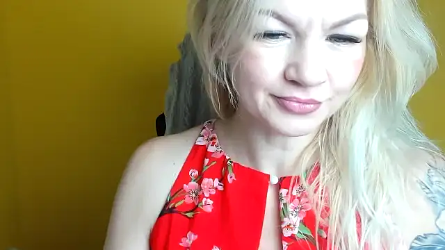 Snapshot of Madonna_Fire chatting on 02-19-26, 01:29 Madonna Fire online show from 02-19-26, 01:29