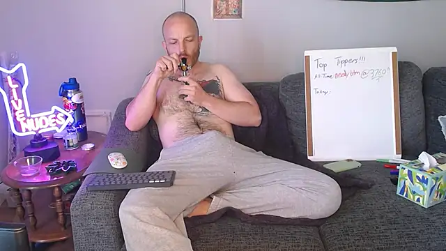 Snapshot of SeanSativa chatting on 06-28-26, 11:05 SeanSativa online show from 06-28-26, 11:05