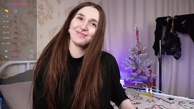 Snapshot of Alice_Goth chatting on 01-18-26, 07:01 Alice Goth online show from 01-18-26, 07:01