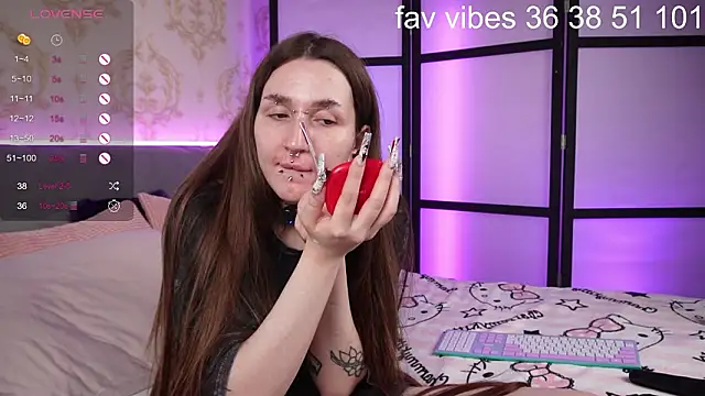 Snapshot of Alice_Goth chatting on 02-07-26, 03:38 Alice Goth online show from 02-07-26, 03:38