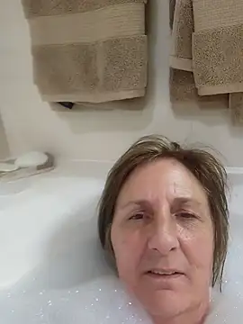 Snapshot of HotAzMilf chatting on 01-13-26, 06:29 HotAzMilf online show from 01-13-26, 06:29