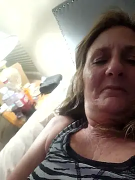 Snapshot of HotAzMilf chatting on 01-14-26, 09:04 HotAzMilf online show from 01-14-26, 09:04