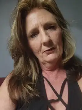 Snapshot of HotAzMilf chatting on 02-14-26, 09:39 HotAzMilf online show from 02-14-26, 09:39