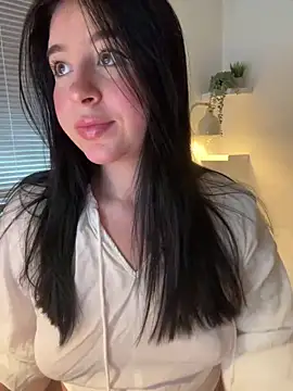 Snapshot of evelynrosess1 chatting on 03-06-26, 10:39 evelynrosess1 online show from 03-06-26, 10:39