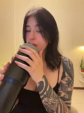 evelynrosess1 online show from 07-23-26, 12:57