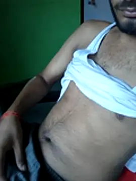 Snapshot of avi007pp chatting on 07-09-26, 05:22 avi007pp online show from 07-09-26, 05:22