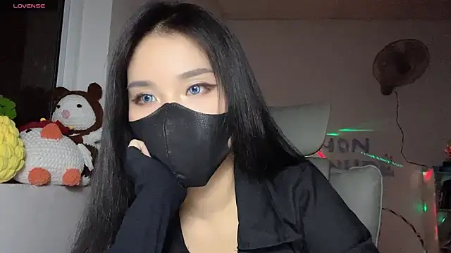 Snapshot of Tieu-May chatting on 06-12-26, 08:52 Tieu-May online show from 06-12-26, 08:52