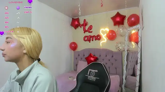 Snapshot of IRINA_TAY1 chatting on 02-15-26, 03:47 IRINA TAY1 online show from 02-15-26, 03:47