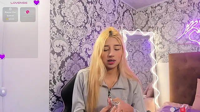 Snapshot of IRINA_TAY1 chatting on 02-22-26, 04:13 IRINA TAY1 online show from 02-22-26, 04:13