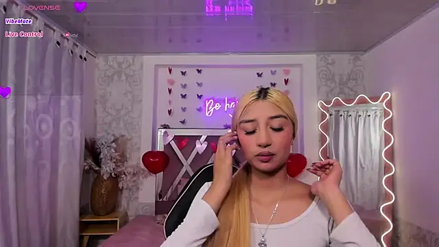 Snapshot of IRINA_TAY1 chatting on 02-27-26, 04:23 IRINA TAY1 online show from 02-27-26, 04:23