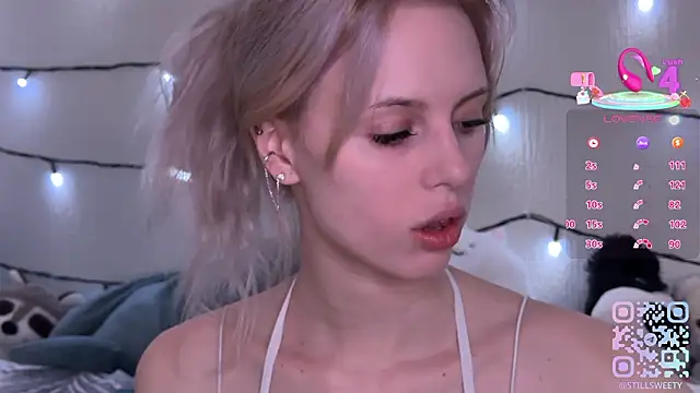 Snapshot of stillsweety chatting on 02-16-26, 11:45 stillsweety online show from 02-16-26, 11:45