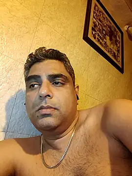 Snapshot of hardnhornybull chatting on 03-11-26, 08:15 hardnhornybull online show from 03-11-26, 08:15