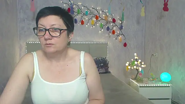 EmilyL0ve online show from 04-02-26, 06:33