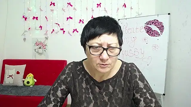 EmilyL0ve online show from 04-29-26, 05:30