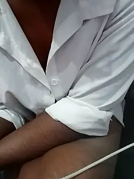 Snapshot of Sexy_sara09 chatting on 02-14-26, 04:37 Sexy sara09 online show from 02-14-26, 04:37