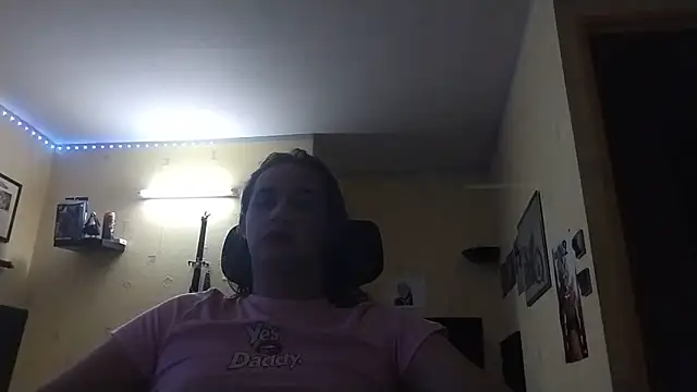 julialafemboy59 online show from 06-18-26, 12:20