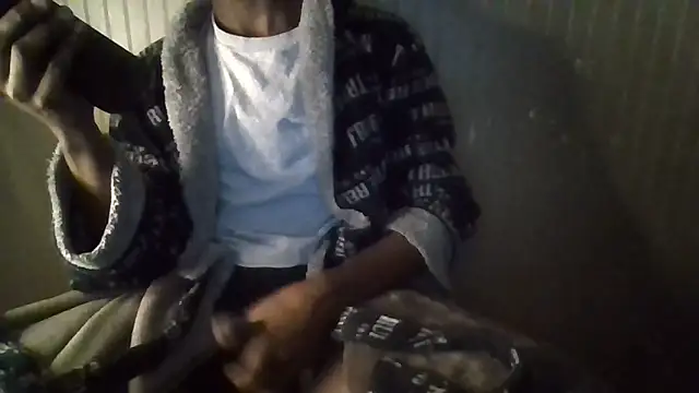 Snapshot of Quuwavve chatting on 02-08-26, 10:51 Quuwavve online show from 02-08-26, 10:51