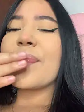 Snapshot of DulcePiink chatting on 02-14-26, 07:54 DulcePiink online show from 02-14-26, 07:54