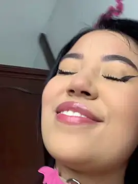 Snapshot of DulcePiink chatting on 03-04-26, 07:20 DulcePiink online show from 03-04-26, 07:20