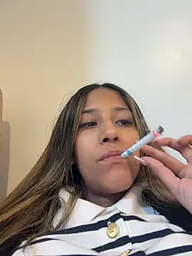 vicky bass  online show from 05-05-26, 03:14