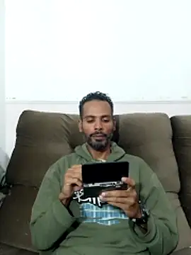 Snapshot of moreno_alpha_br chatting on 06-14-26, 03:58 moreno alpha br online show from 06-14-26, 03:58