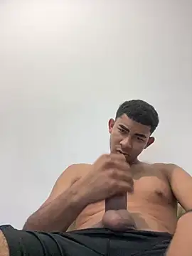 Snapshot of youngalexofficial chatting on 01-07-26, 01:19 youngalexofficial online show from 01-07-26, 01:19