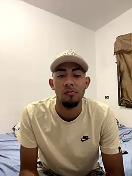 Snapshot of youngalexofficial chatting on 01-08-26, 12:02 youngalexofficial online show from 01-08-26, 12:02