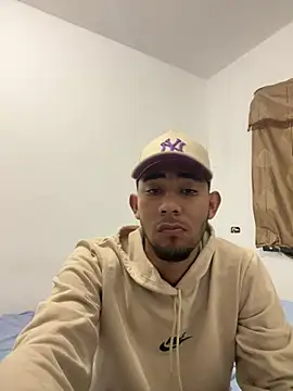 Snapshot of youngalexofficial chatting on 01-12-26, 02:39 youngalexofficial online show from 01-12-26, 02:39