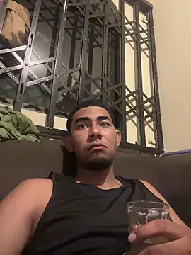 Snapshot of youngalexofficial chatting on 03-08-26, 03:10 youngalexofficial online show from 03-08-26, 03:10