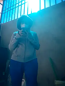 Snapshot of lina_loveee chatting on 02-15-26, 03:03 lina loveee online show from 02-15-26, 03:03