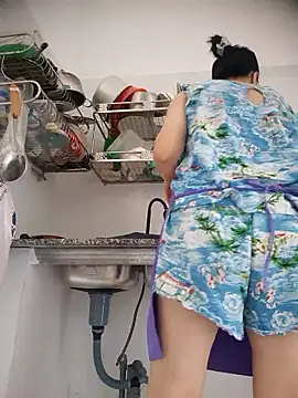 Snapshot of lina_loveee chatting on 03-15-26, 02:50 lina loveee online show from 03-15-26, 02:50