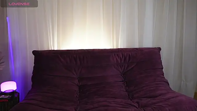 Snapshot of Emely_Moon chatting on 03-13-26, 07:09 Emely Moon online show from 03-13-26, 07:09