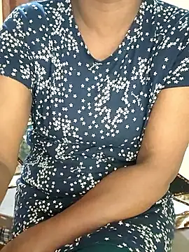 Snapshot of Meena_Meenakshi chatting on 01-18-26, 11:08 Meena Meenakshi online show from 01-18-26, 11:08