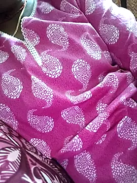 Snapshot of Meena_Meenakshi chatting on 02-08-26, 05:49 Meena Meenakshi online show from 02-08-26, 05:49