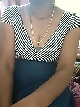 Snapshot of Meena_Meenakshi chatting on 02-13-26, 10:11 Meena Meenakshi online show from 02-13-26, 10:11