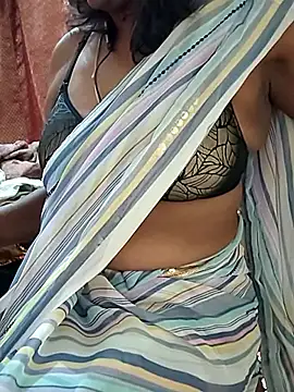 Snapshot of Meena_Meenakshi chatting on 03-04-26, 05:35 Meena Meenakshi online show from 03-04-26, 05:35