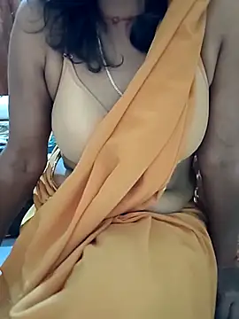 Snapshot of Meena_Meenakshi chatting on 03-06-26, 05:15 Meena Meenakshi online show from 03-06-26, 05:15