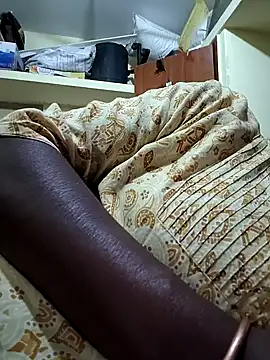 Snapshot of Meena_Meenakshi chatting on 03-06-26, 05:42 Meena Meenakshi online show from 03-06-26, 05:42