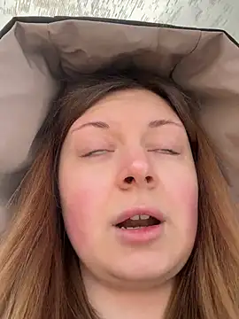 Snapshot of BlondeHott chatting on 02-09-26, 06:50 BlondeHott online show from 02-09-26, 06:50