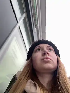 Snapshot of BlondeHott chatting on 02-25-26, 05:50 BlondeHott online show from 02-25-26, 05:50