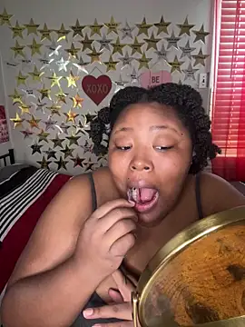 Snapshot of Chocolatebunnyxx96 chatting on 02-13-26, 04:58 Chocolatebunnyxx96 online show from 02-13-26, 04:58