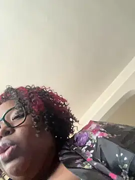 Snapshot of Chocolatebunnyxx96 chatting on 02-25-26, 06:06 Chocolatebunnyxx96 online show from 02-25-26, 06:06