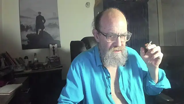 Snapshot of Uncle_Hottie chatting on 07-17-26, 04:30 Uncle Hottie online show from 07-17-26, 04:30
