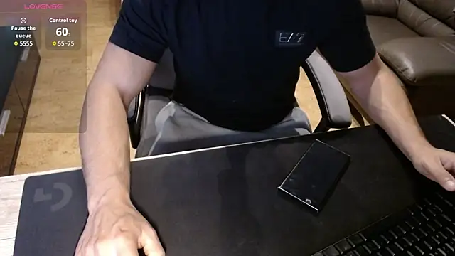 Snapshot of sensualman90 chatting on 01-14-26, 11:27 sensualman90 online show from 01-14-26, 11:27