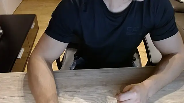 Snapshot of sensualman90 chatting on 02-21-26, 05:36 sensualman90 online show from 02-21-26, 05:36