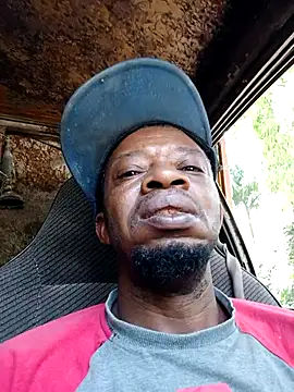 Snapshot of Negaomalinha1 chatting on 02-13-26, 03:41 Negaomalinha1 online show from 02-13-26, 03:41